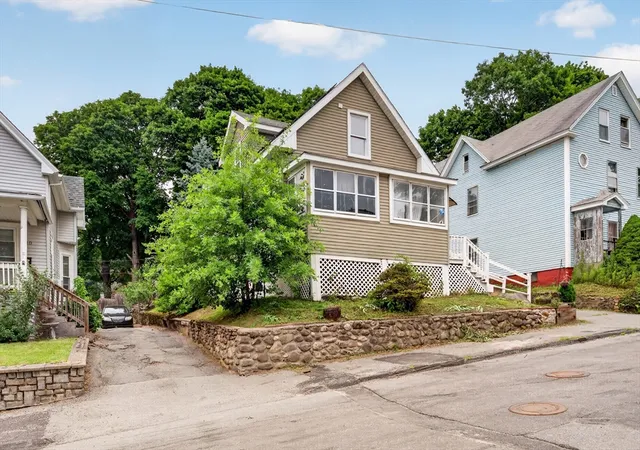 Photo 3 of Single family home for sale at 8 Gilman St, Worcester, MA 01605 | MLS# 73555022 | Listing updated on 2026-09-12