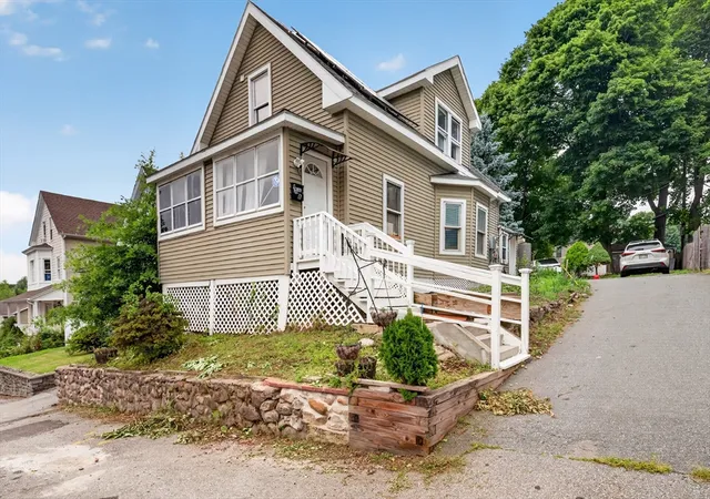 Photo 3 of Single family home for sale at 8 Gilman St, Worcester, MA 01605 | MLS# 73555022 | Listing updated on 2026-09-12