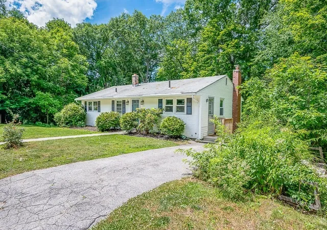 Homes for sale in Worcester, MA | 42 Iowa St, Worcester, MA 01602 | MLS# 73538340