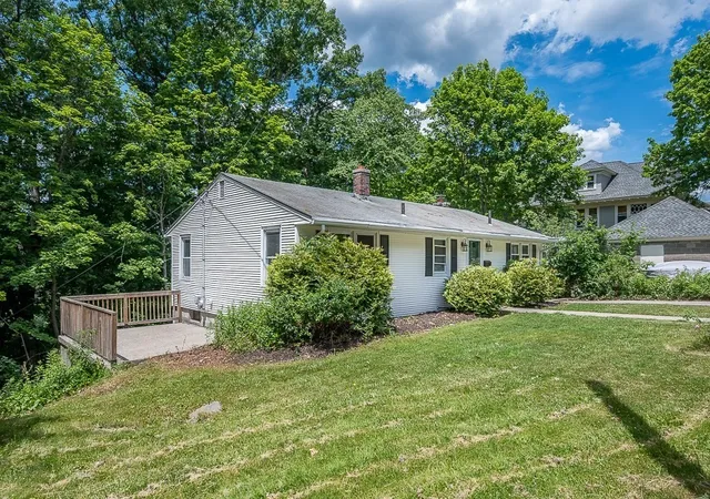 Homes for sale in Worcester, MA | 42 Iowa St, Worcester, MA 01602 | MLS# 73538340