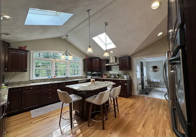 3rd image of 48 Juniper St, Billerica, MA 01821 | MLS# 73537935