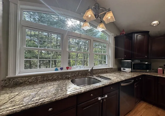 5th image of 48 Juniper St, Billerica, MA 01821 | MLS# 73537935
