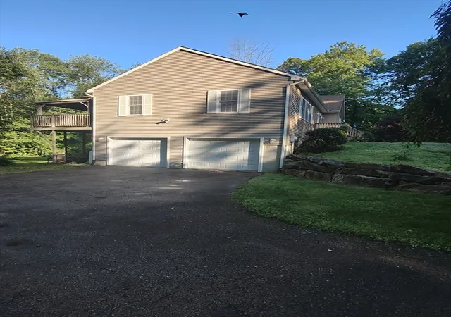 Photo 3 of Single family home for sale at 299 River St, Leicester, MA 01524 | MLS# 73563056 | Listing updated on 2026-09-09