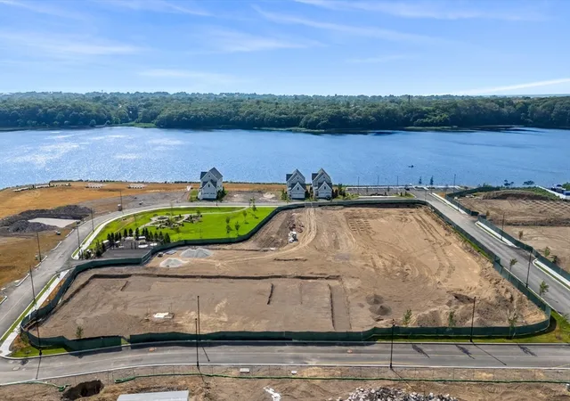 Photo 4 of Sale Pending at 58 E Point Dr #15, East Providence, RI 02916 | MLS# 73489640 | Listing updated on 2026-05-13