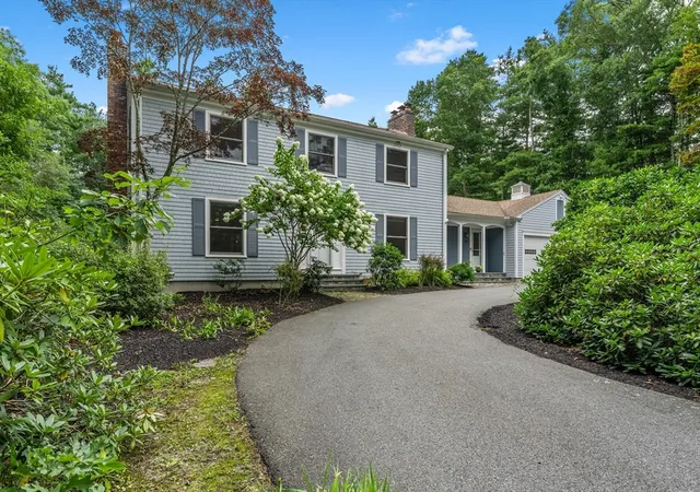 Photo 1 of Single family home for sale at 18 Indian Cvs Rd, Marion, MA 02738 | MLS# 73570238 | Listing updated on 2026-09-04