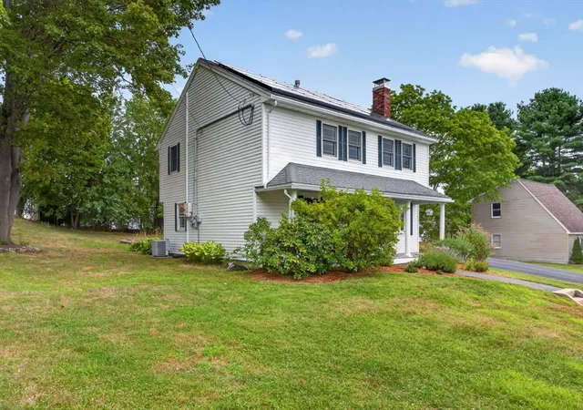 2nd image of 4 Jeffrey Rd, Billerica, MA 01821 | MLS# 73568215