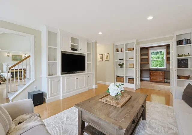 4th image of 1804 Washington St, Holliston, MA 01746 | MLS# 73568274