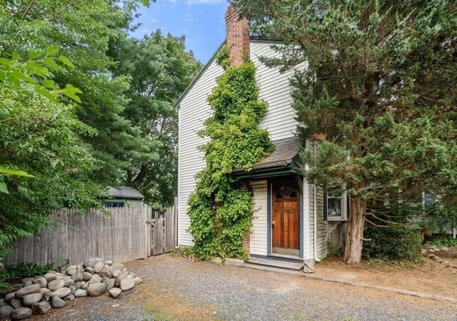2nd image of 10 Willard St, Wayland, MA 01778 | MLS# 73554382