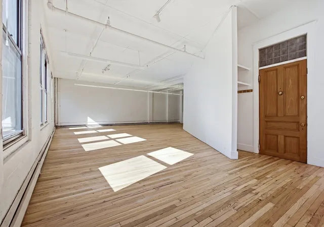 2nd image of 118 South Street, Boston, MA 02111 | MLS# 73566896