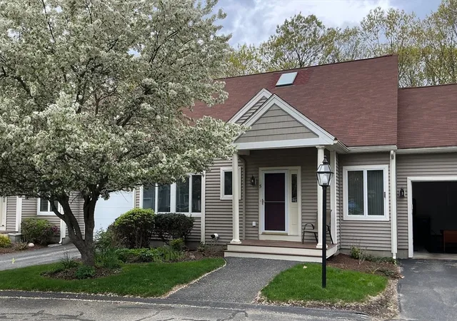 Homes for sale in Woburn, MA | 5 Vine Brook Way, Woburn, MA 01801 | Houzeo