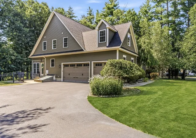 2nd image of 17 Bissonnette Cir, Southampton, MA 01073 | MLS# 73548949