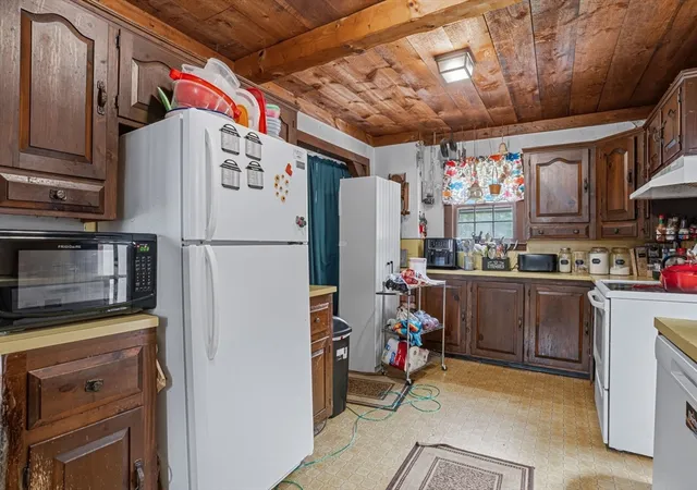 2nd image of 20 Baker St, Hanson, MA 02341 | MLS# 73543874