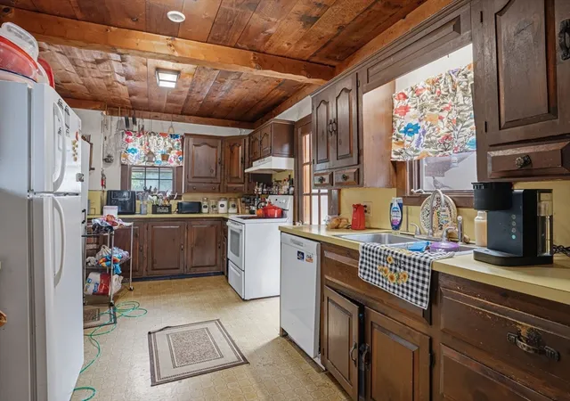 5th image of 20 Baker St, Hanson, MA 02341 | MLS# 73543874
