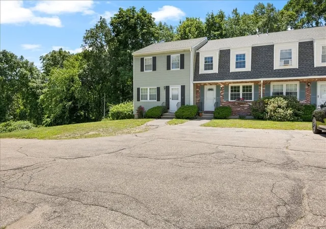 3rd image of 46 Pawtucket Blvd #32, Tyngsboro, MA 01879 | MLS# 73538027