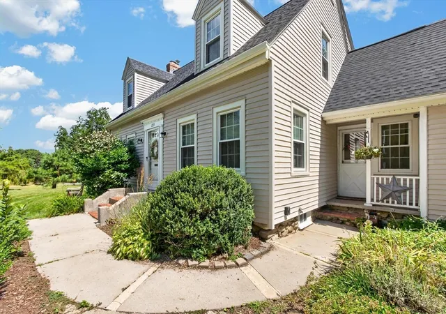Photo 3 of Sale Pending at 135 Worcester Rd, Princeton, MA 01541 | MLS# 73565725 | Listing updated on 2026-10-09