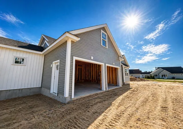 3rd image of 7 Weathervane Dr, Carver, MA 02330 | MLS# 73549453