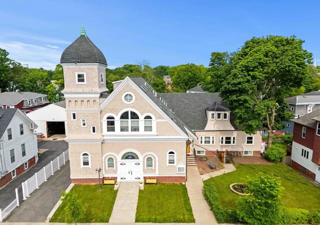 Homes for sale in Swampscott, MA | 143 Burrill St #102, Swampscott, MA 01907 | MLS# 73529534