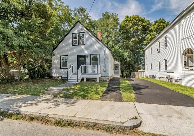 Photo 1 of Single family home for sale at 197 Oakland Ave, Methuen, MA 01844 | MLS# 73564689 | Listing updated on 2026-09-19
