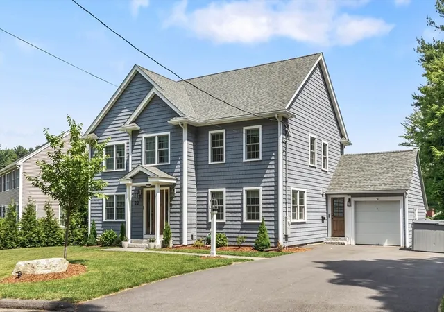 2nd image of 22 Homestead Rd, Lynnfield, MA 01940 | MLS# 73541137