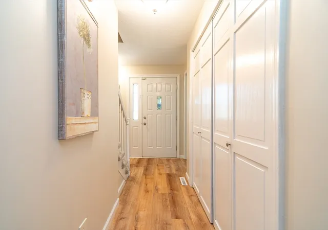 3rd image of 7 Bunker Cir, Springfield, MA 01108 | MLS# 73552174
