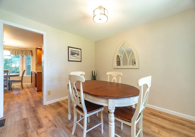 4th image of 7 Bunker Cir, Springfield, MA 01108 | MLS# 73552174