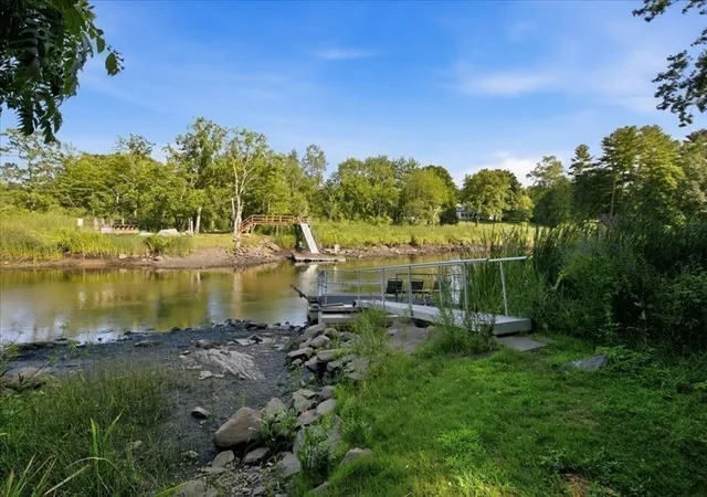 42nd image of 65 Washington St, Hanover, MA 02339 | MLS# 73556049