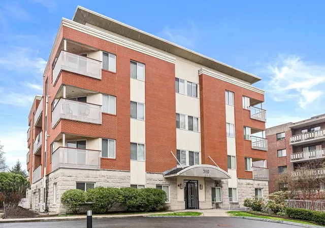 1st image of 310 Hammond Pond Pkwy #301, Chestnut Hill, MA 02467 | MLS# 73505018