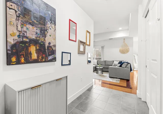 2nd image of 310 Hammond Pond Pkwy #301, Chestnut Hill, MA 02467 | MLS# 73505018