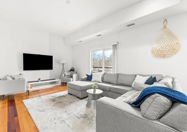 Photo 3 of Condo for sale at 310 Hammond Pond Pkwy #301, Chestnut Hill, MA 02467 | MLS# 73505018 | Listing updated on 2026-09-18