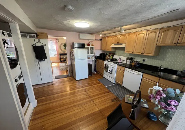 Photo 4 of House for sale at 15 Cooper St, Boston, MA 02113 | MLS# 73555213 | Listing updated on 2026-09-18