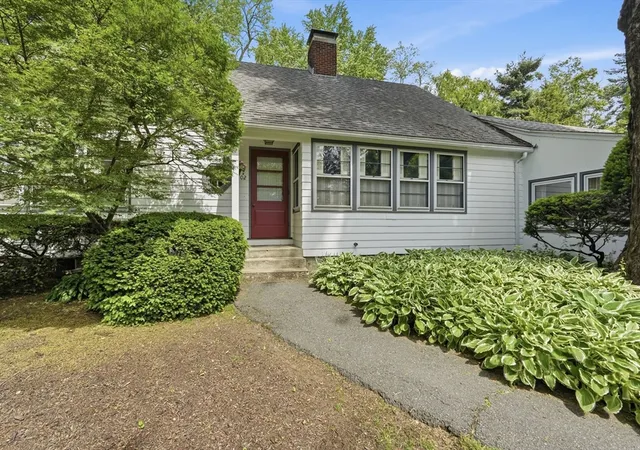 Homes for sale in Amherst, MA | 102 Blue Hills Rd, Amherst, MA 01002 | MLS# 73531537