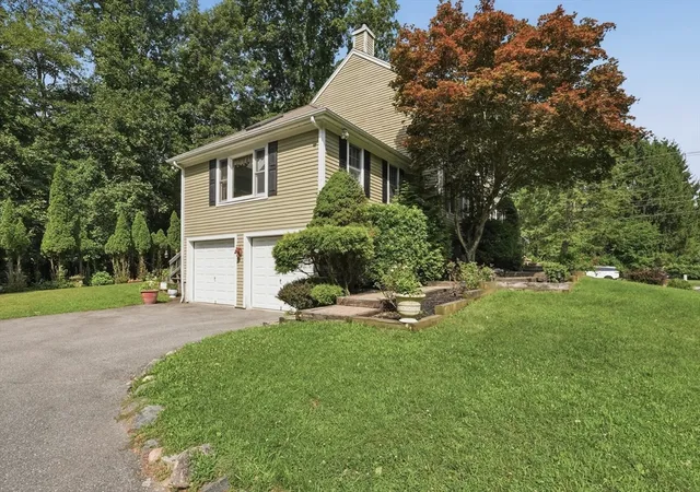 2nd image of 301 Winch St, Framingham, MA 01701 | MLS# 73553565