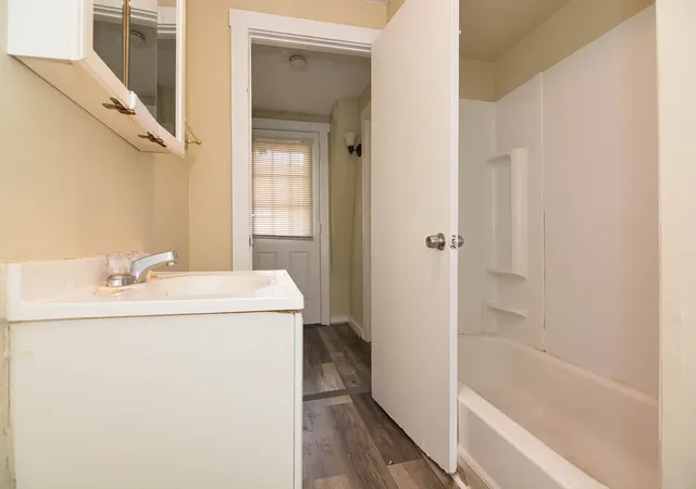 5th image of 10 Essex Ct, Lynn, MA 01902 | MLS# 73524293