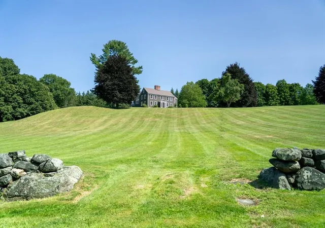 Photo 4 of Single family home for sale at 47 East St, Middleton, MA 01949 | MLS# 73563129 | Listing updated on 2026-09-16