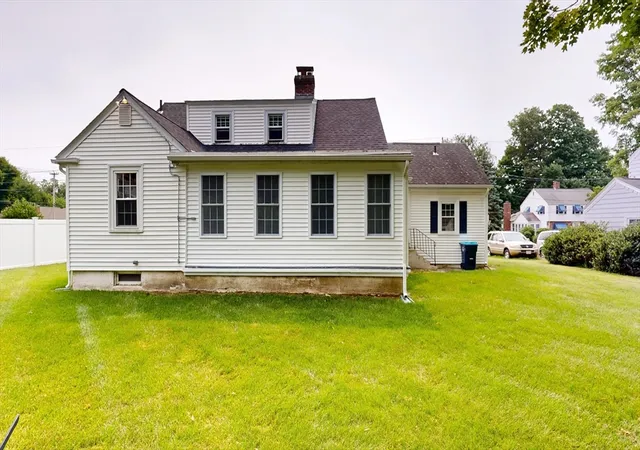 Photo 4 of Sale Pending at 6 Maple Cir, Shrewsbury, MA 01545 | MLS# 73552081 | Listing updated on 2026-09-22