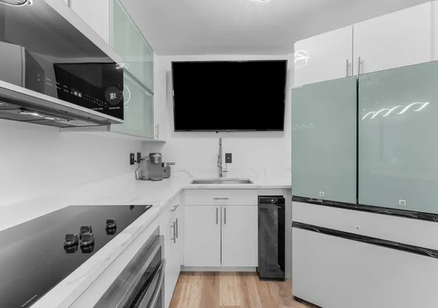 5th image of 300 Lynn Shore Dr #210, Lynn, MA 01902 | MLS# 73513135