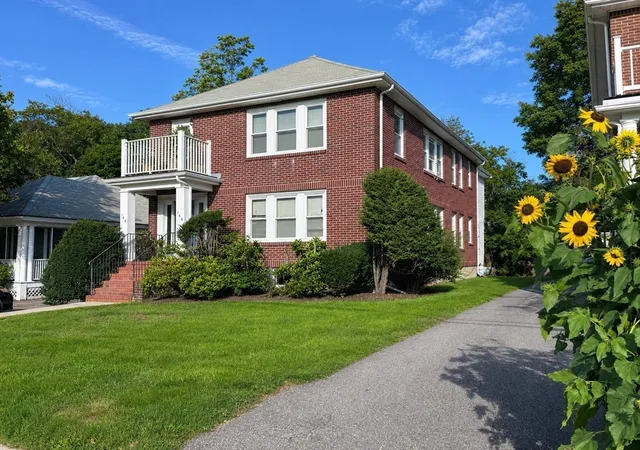 1st image of 166 168 East Side Pkwy, Newton, MA 02458 | MLS# 73560427