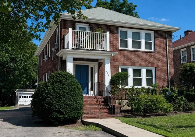 2nd image of 166 168 East Side Pkwy, Newton, MA 02458 | MLS# 73560427