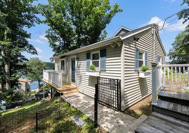 1st image of 72 Downey St, Hopkinton, MA 01748 | MLS# 73549426