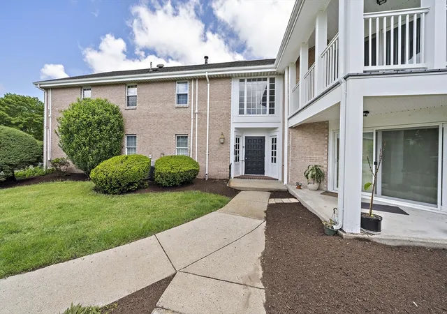 Homes for sale in Stoughton, MA | 41 Jessica Dr #E, Stoughton, MA 02072 | MLS# 73529898