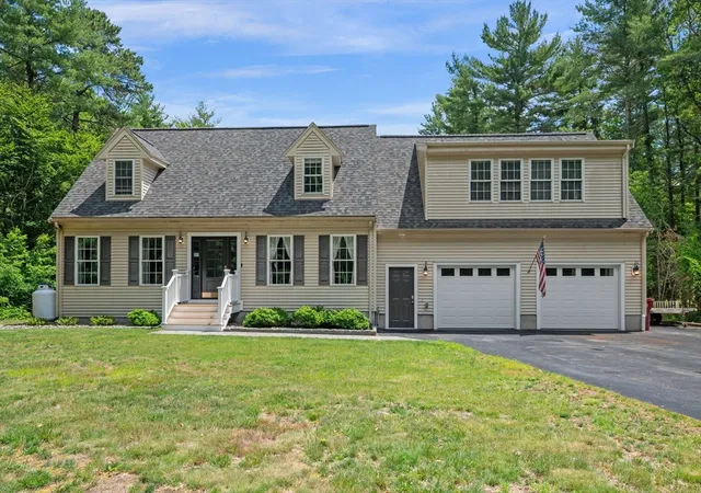 1st image of 49 Plain St, Middleboro, MA 02346 | MLS# 73545512