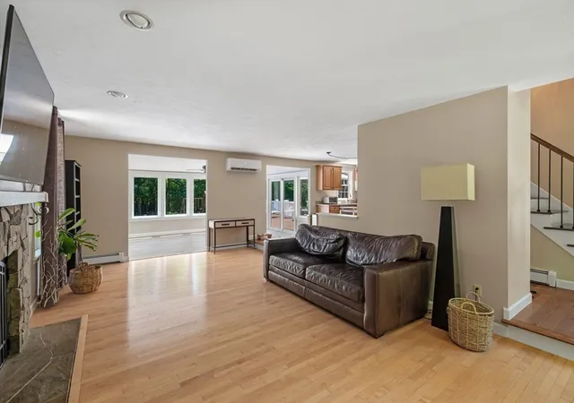 5th image of 49 Plain St, Middleboro, MA 02346 | MLS# 73545512