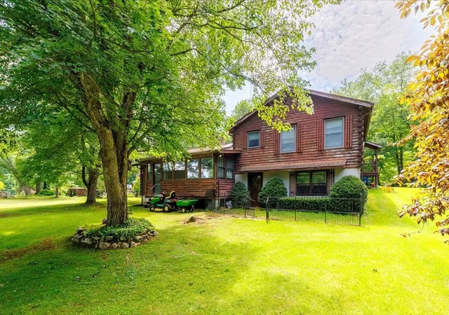 2nd image of 59 Shoreline Dr, West Brookfield, MA 01585 | MLS# 73547987