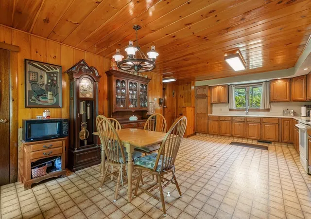 Photo 4 of Single family home for sale at 59 Shoreline Dr, West Brookfield, MA 01585 | MLS# 73547987 | Listing updated on 2026-08-16
