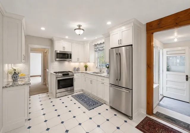 Photo 3 of Sale Pending at 16 Alachua Rd, Weymouth, MA 02189 | MLS# 73568559 | Listing updated on 2026-09-15