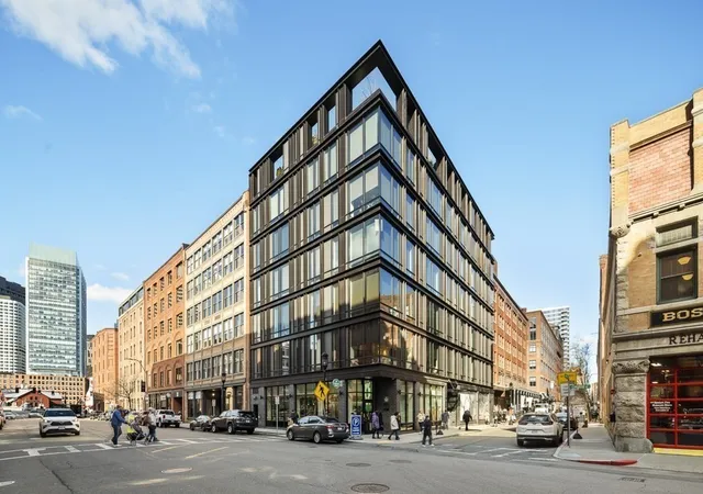 16th image of 10 Farnsworth St #3B, Boston, MA 02210 | MLS# 73559687