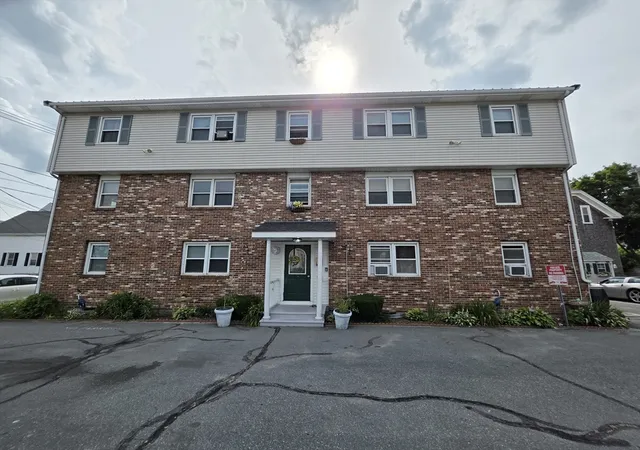 1st image of 1040 Cove Road Unit 4 #4, New Bedford, MA 02744 | MLS# 73553277