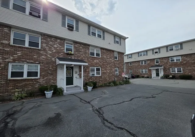 2nd image of 1040 Cove Road Unit 4 #4, New Bedford, MA 02744 | MLS# 73553277