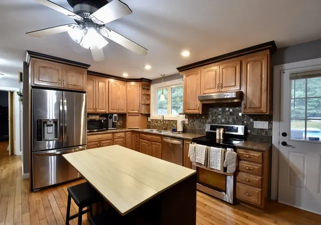 2nd image of 5 White Birch Dr, West Brookfield, MA 01585 | MLS# 73553430
