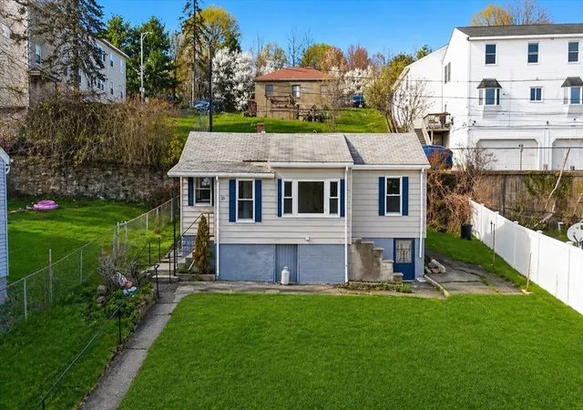 2nd image of 25 Johnson St, Worcester, MA 01604 | MLS# 73548972